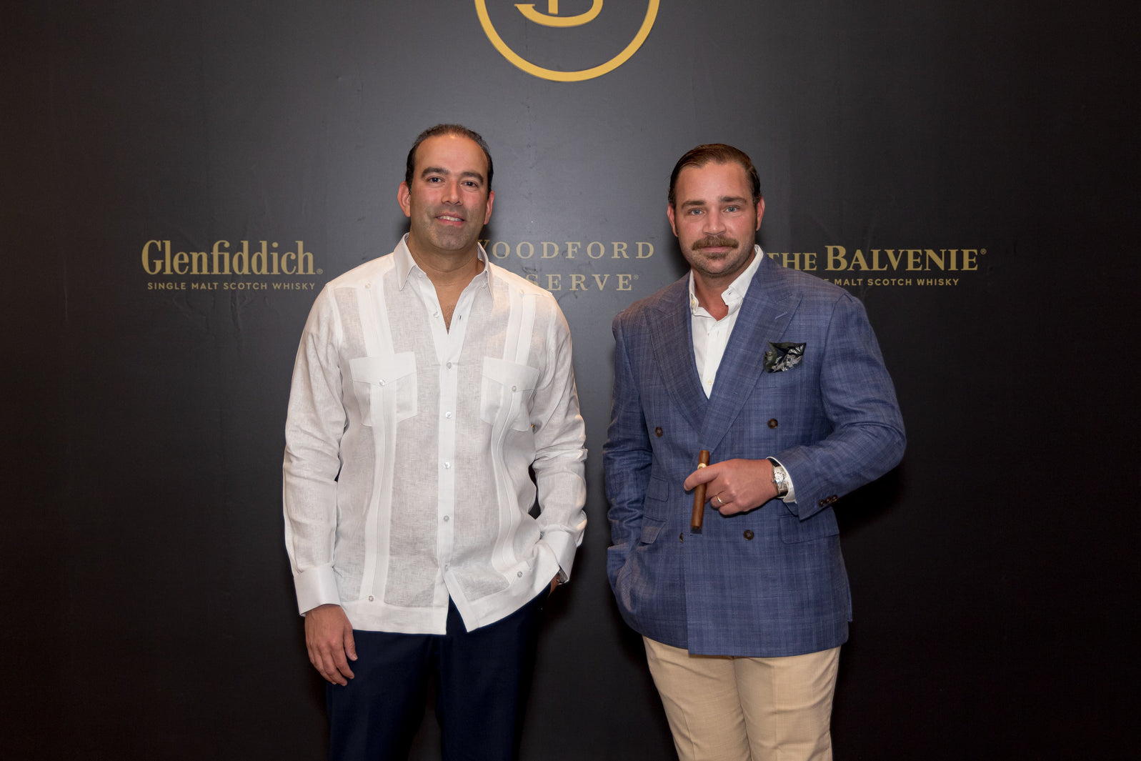 La Bodega y Arturo Fuente Cigar Club celebran a los padres con una experiencia de whisky premium